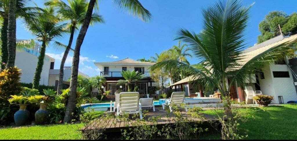 Casa de Luxo à Venda no Novo Leblon com 4 Suítes, Piscina e 800 m² — foto 12 em Rio de Janeiro