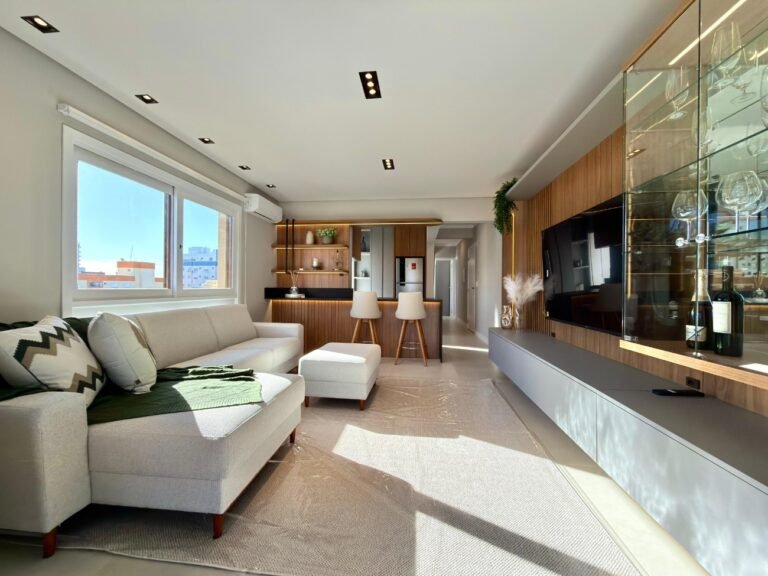 Apartamento com vista para o mar e 2 quartos no Centro — ref. 10288 em Capão da Canoa