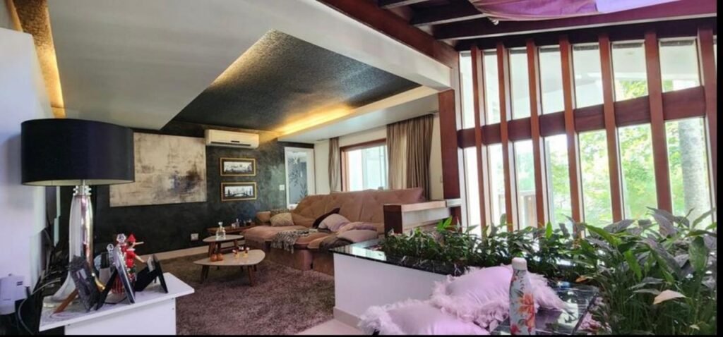 Casa de Luxo à Venda no Novo Leblon com 4 Suítes, Piscina e 800 m² — foto 10 em Rio de Janeiro