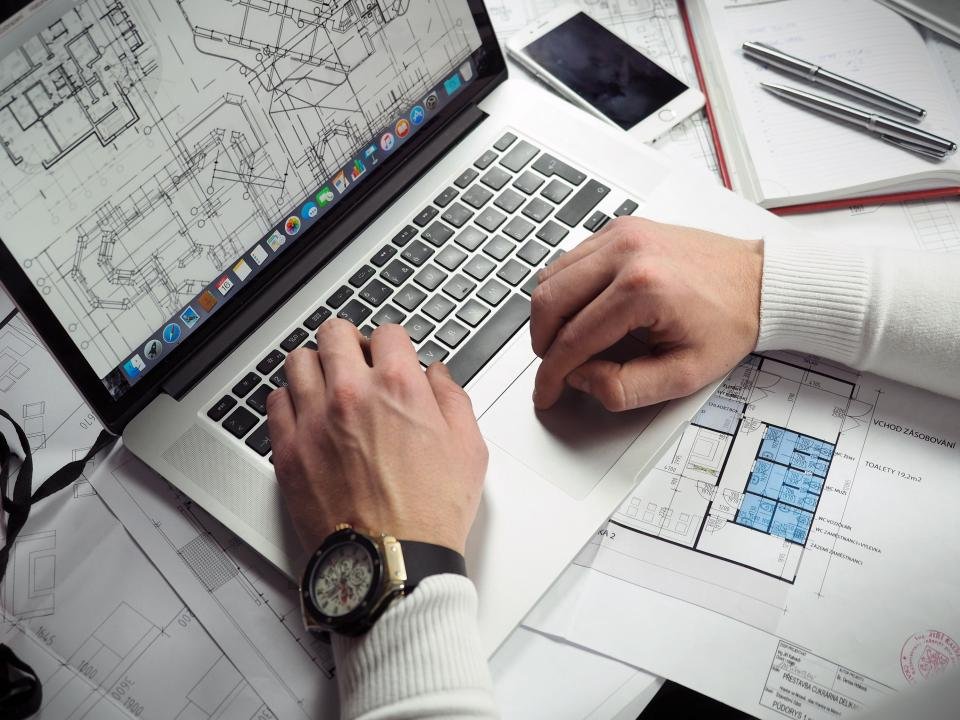 Office Work · Imagem ilustrativa para artigo sobre SEO avançado